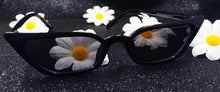 Load image into Gallery viewer, Classic Cat-Eye Fashion Sunglasses