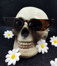 Load image into Gallery viewer, Classic Cat-Eye Fashion Sunglasses